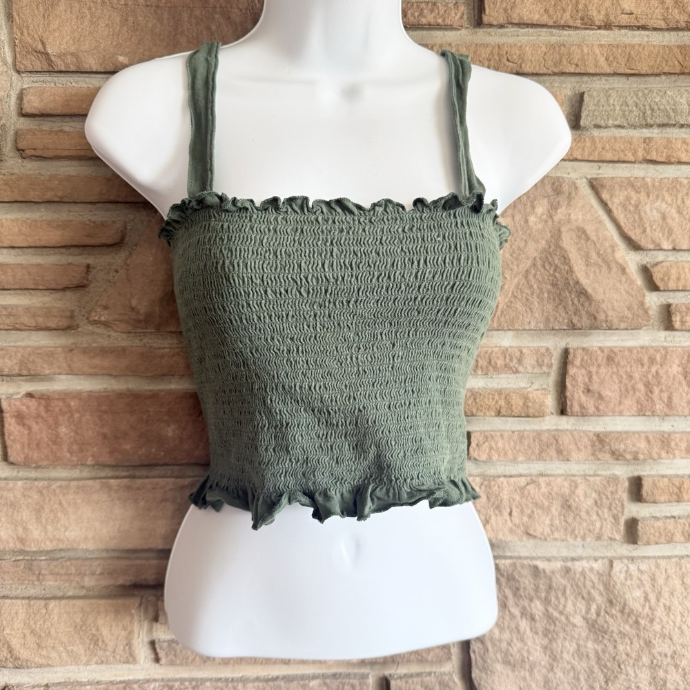 Me To We PacSun Sage Green Smocked Crop Tank Top Medium